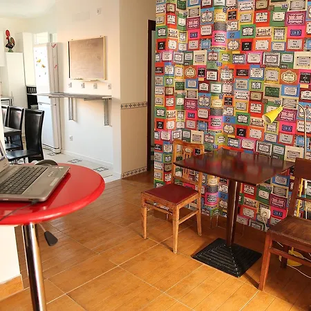Santos Hostel - Lisboa Лиссабон